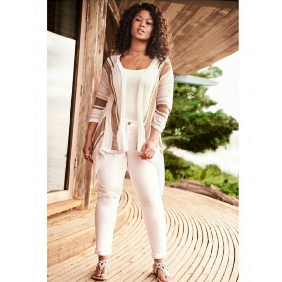 Torrid White Denim Distressed Boyfriend Jeans Size 22 - Picture 3 of 8